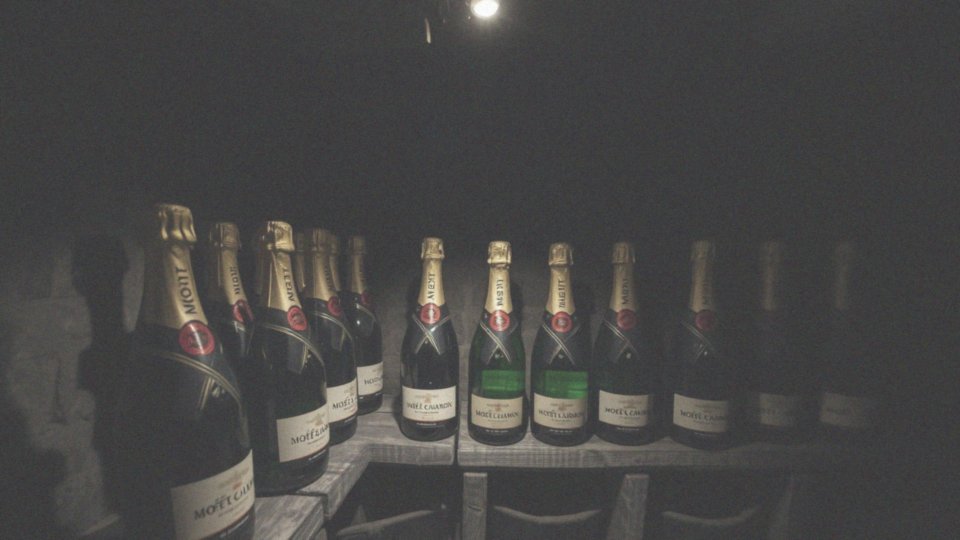 Jakie są zasady przechowywania szampana Moët & Chandon Brut Impérial?